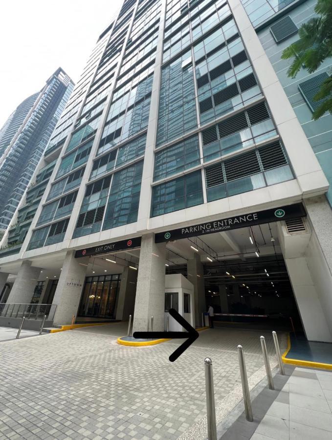 La Palazzo - Across Uptown Mall & Grand Hyatt Bgc Taguig Exterior photo